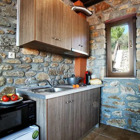 Lithos Maisonette *