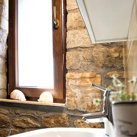 Дом отдыха Lithos Maisonette *